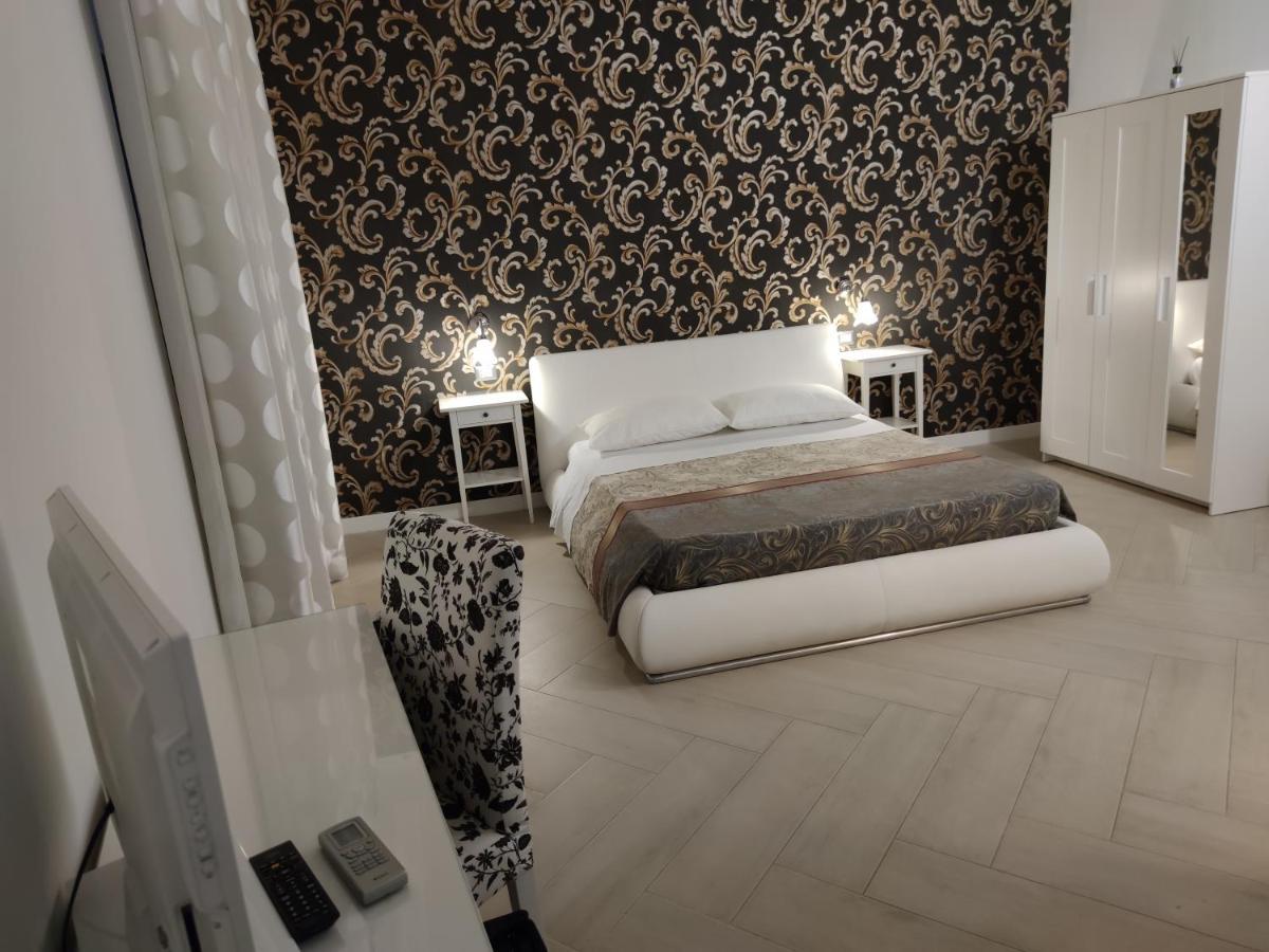 סירקוזה Sami Rooms - Teatro A 400 Mt - Ortigia A 1500 Mt - מראה חיצוני תמונה