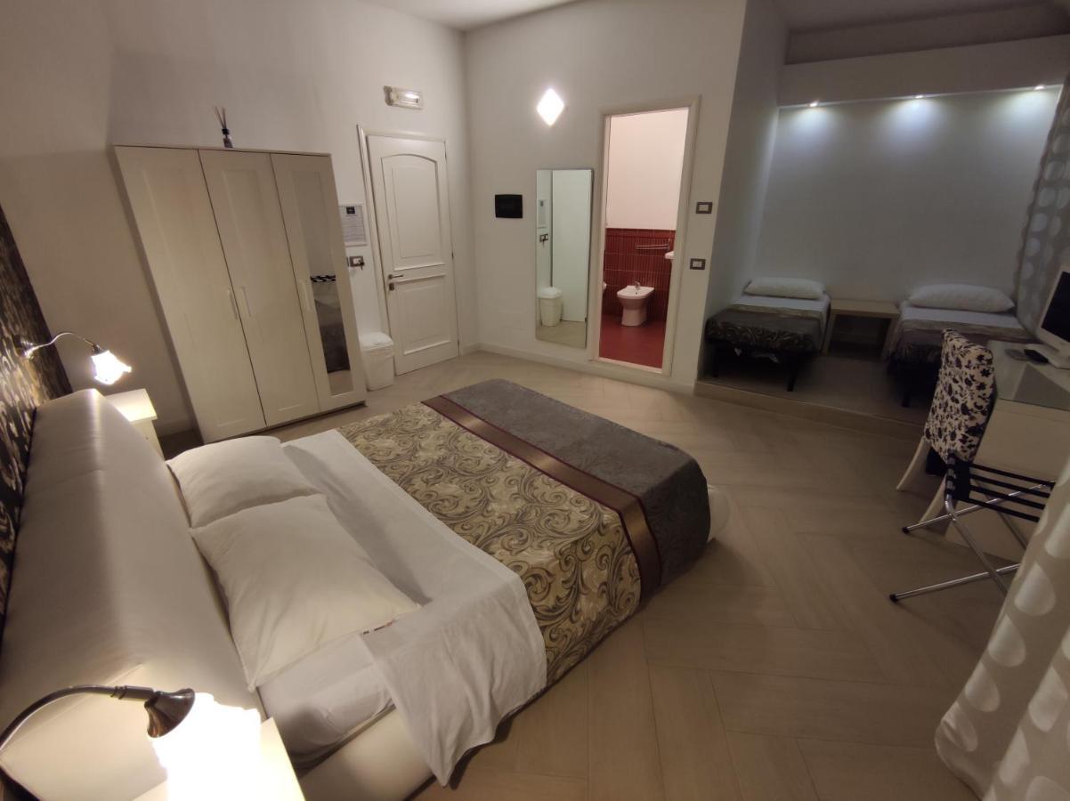 סירקוזה Sami Rooms - Teatro A 400 Mt - Ortigia A 1500 Mt - מראה חיצוני תמונה