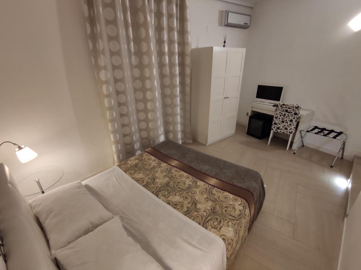 סירקוזה Sami Rooms - Teatro A 400 Mt - Ortigia A 1500 Mt - מראה חיצוני תמונה