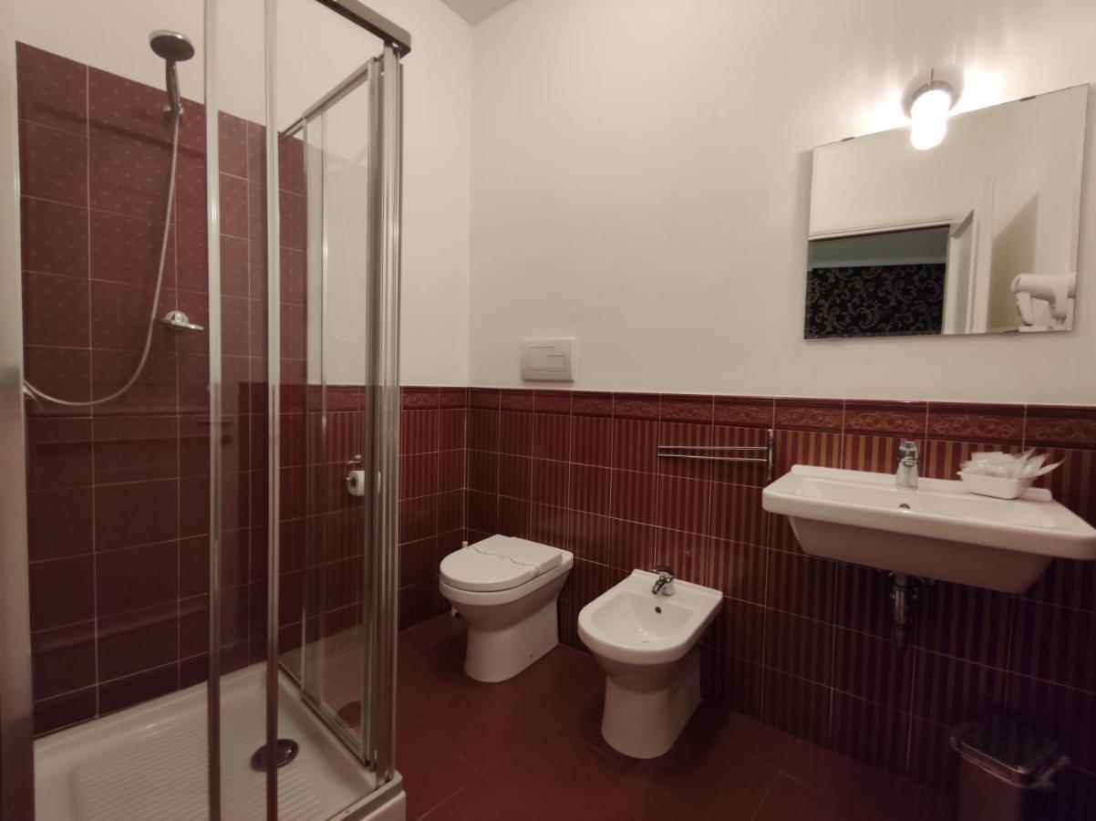 סירקוזה Sami Rooms - Teatro A 400 Mt - Ortigia A 1500 Mt - מראה חיצוני תמונה