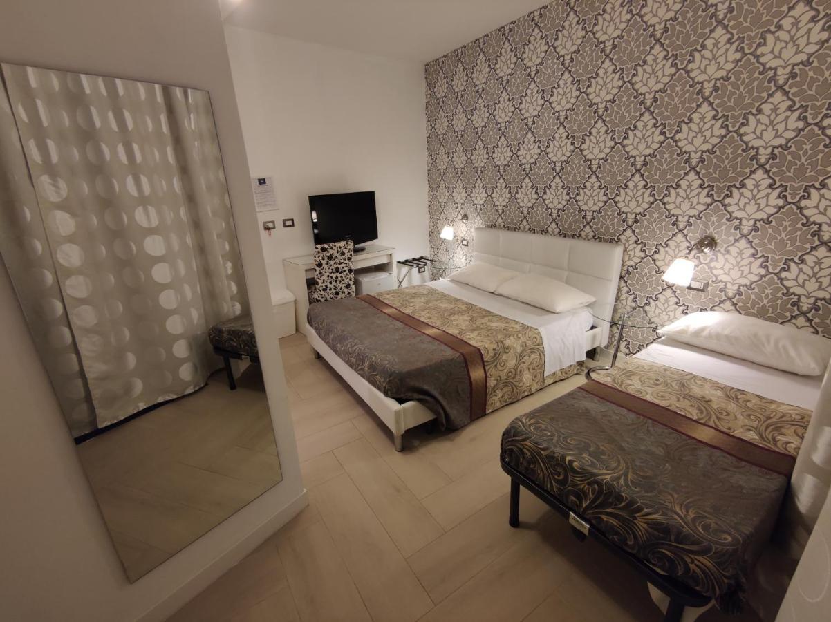 סירקוזה Sami Rooms - Teatro A 400 Mt - Ortigia A 1500 Mt - מראה חיצוני תמונה
